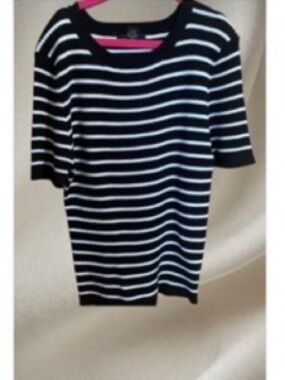 Ribbed knit Sweater/Short sleeved Top- Black&White striped Size Large